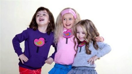 Sweat à capuche bébé