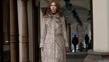 Manteau de fausse fourrure