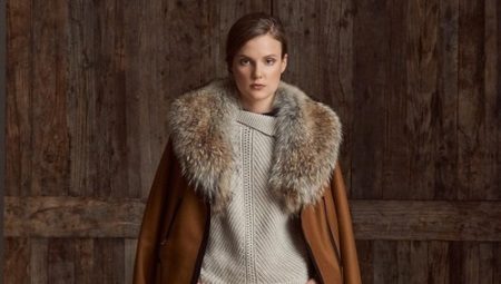 Manteau avec un col en fourrure