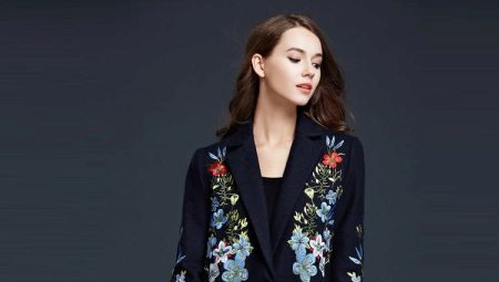 Manteau avec broderie