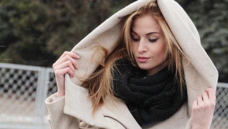 Manteau de femme avec une capuche