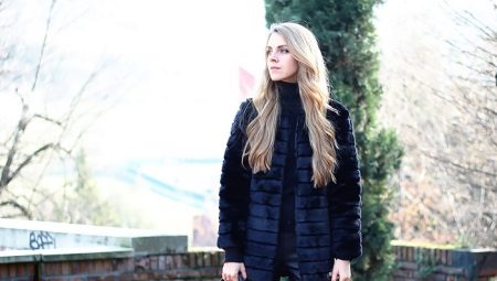 Manteau de fourrure de taupe