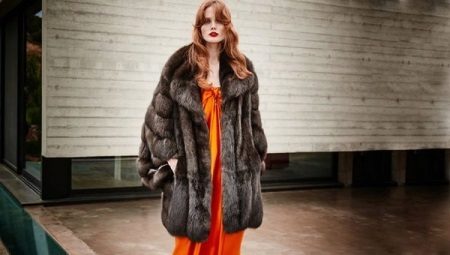 Manteau de fourrure de sable