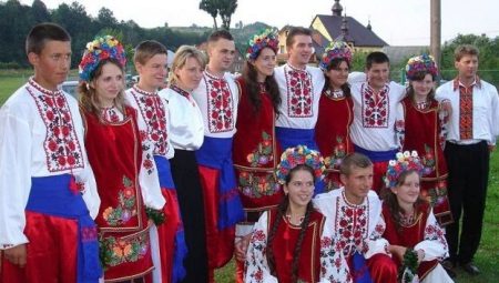 Costume national ukrainien