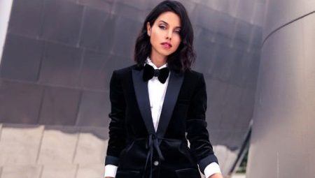 Costumes de femmes