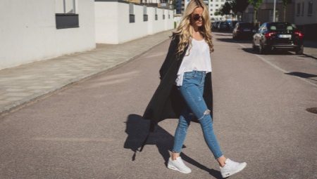 Comment porter des baskets avec un jean?