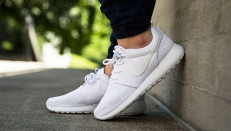 Fehér Nike női cipők