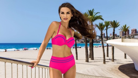 Comment choisir la taille correcte d'un maillot de bain et sur quelle table se concentrer?