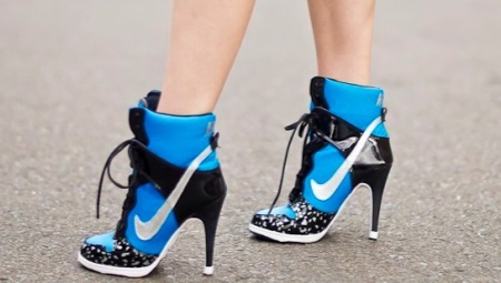 Sneakers sur un talon
