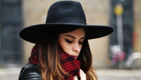 Chapeau à larges bords