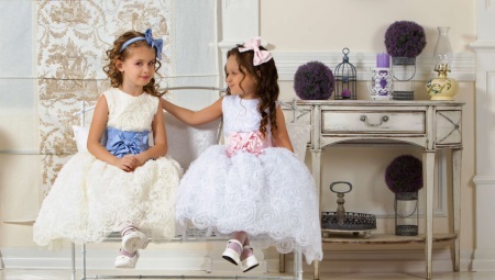 Chaussures blanches pour les filles