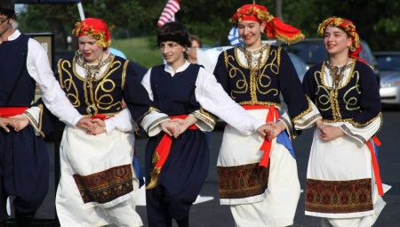 Costume national grec