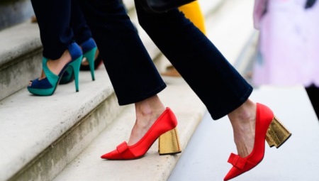Chaussures à talons hauts rouges