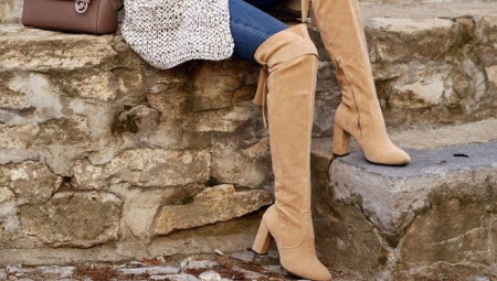 Bottes en daim beiges