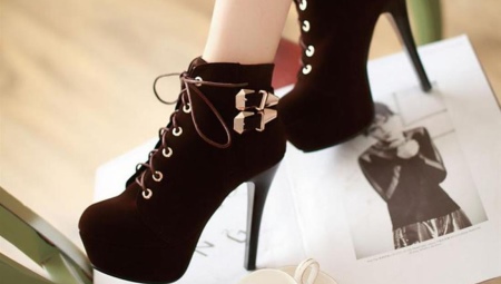 Bottines à lacets