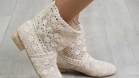 Bottes en dentelle