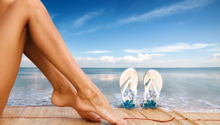 Chaussures de plage et autres chaussures pour se détendre sur la plage
