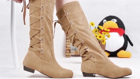 Bottes lacées