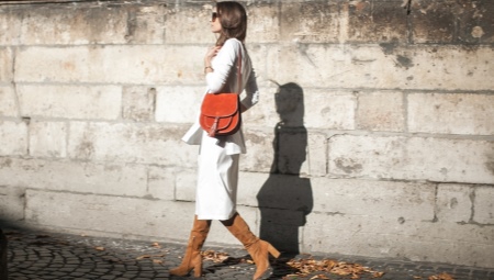 Bottes à talons en daim