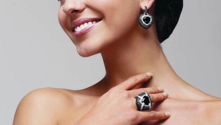 Bague diamant noir