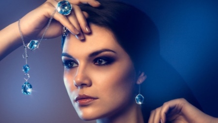 Bague avec topaze