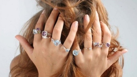Bague en argent avec zircone