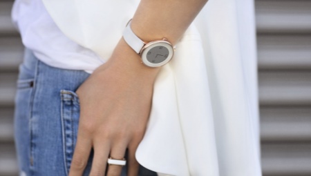 Montres-bracelets à quartz
