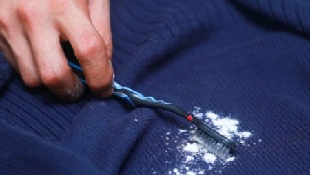 Comment laver l'huile des vêtements?