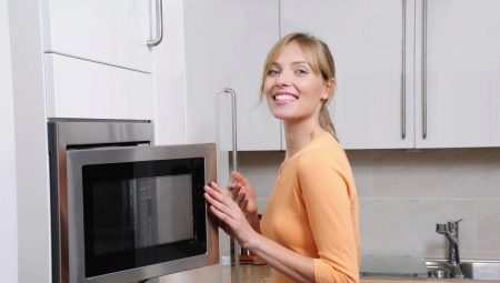 Comment nettoyer le micro-ondes?