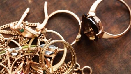 Comment nettoyer l'or à la maison?