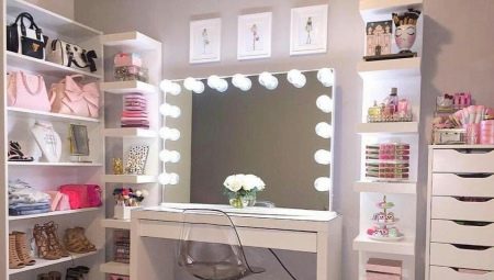 Que choisir un miroir avec un maquillage léger?