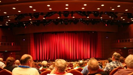 Règles de conduite dans le théâtre: caractéristiques de l'étiquette
