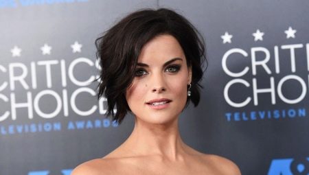 Comment choisir la forme des sourcils pour un type de visage rond?