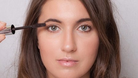 Comment faire du maquillage pour les petits yeux?