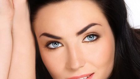 Comment faire des sourcils pour un visage carré?
