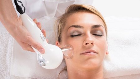 Comment effectuer un massage facial sous vide?