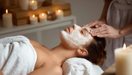 Comment se passe le nettoyage complexe du visage?
