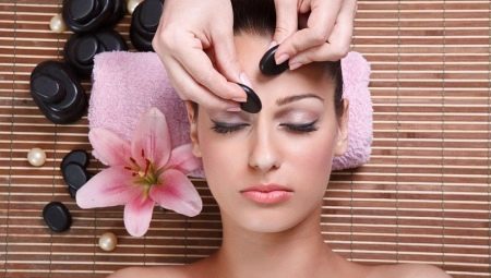 Technique pour un massage facial Guasha