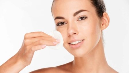 Comment nettoyer votre visage à la maison?