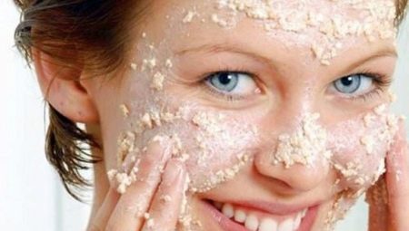 Masques pour le visage à l'avoine à la maison