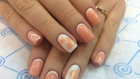 Manucure beige avec motif: idées stylées et tendances de la mode