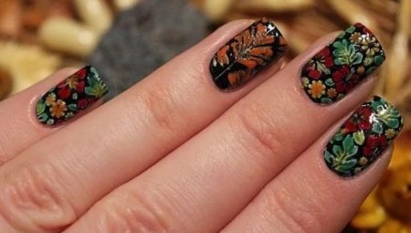 Khokhloma sur les ongles: techniques de conception et tendances