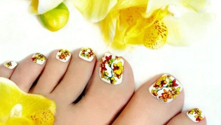 Idéias para criar uma pedicure floral incomum