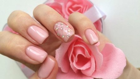Idées pour créer une manucure élégante en rose