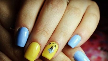 Idées de manucure aux couleurs jaune et bleu