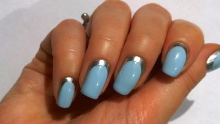 Comment faire une manucure en bleu avec l'ajout d'argent?
