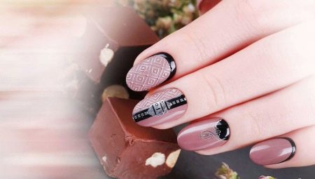 Comment faire une belle manucure avec des motifs sur les ongles?