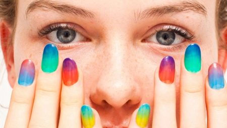 Comment faire un ombre sur les ongles à la maison?