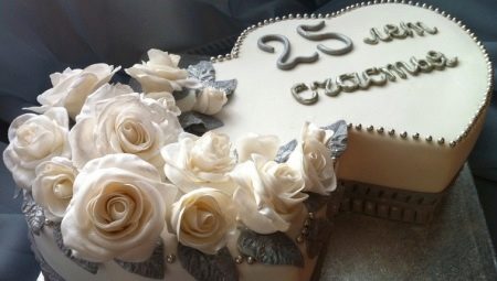 Comment choisir un gâteau pour un mariage d'argent?