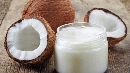 Huile de noix de coco pour les vergetures pendant la grossesse: propriétés et conseils d'utilisation